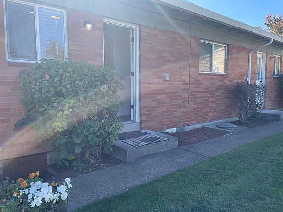 3rd image of 2415 E Mill Plain Blvd #8
