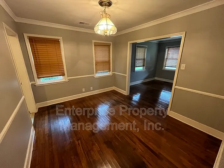 609 Houston St — Photo 11
