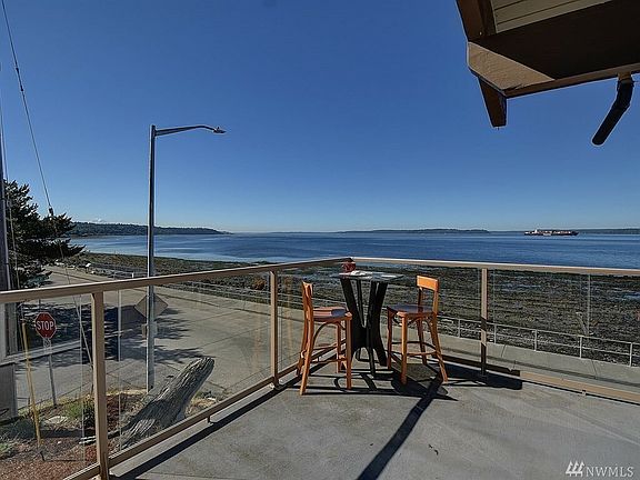 2nd image of 3318 Beach Dr SW #102