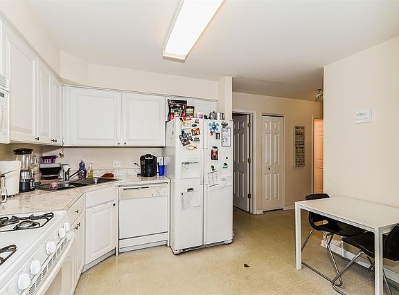 4th image of 57 Corinth Dr