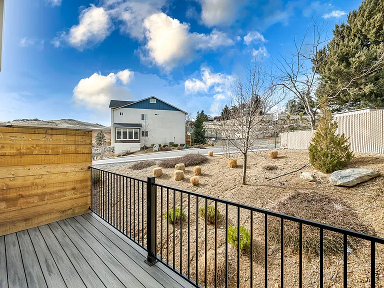 545 Gloria May Ln — Photo 9