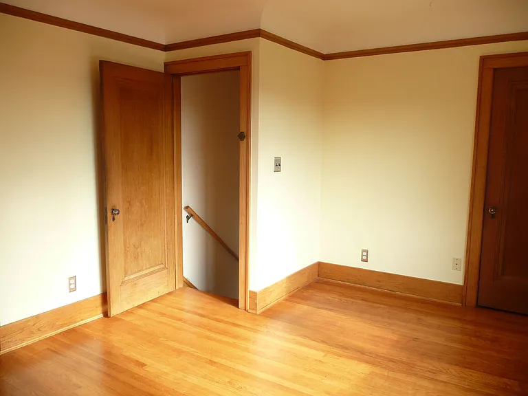 29202 Lowell St #UPPER FLAT — Photo 10