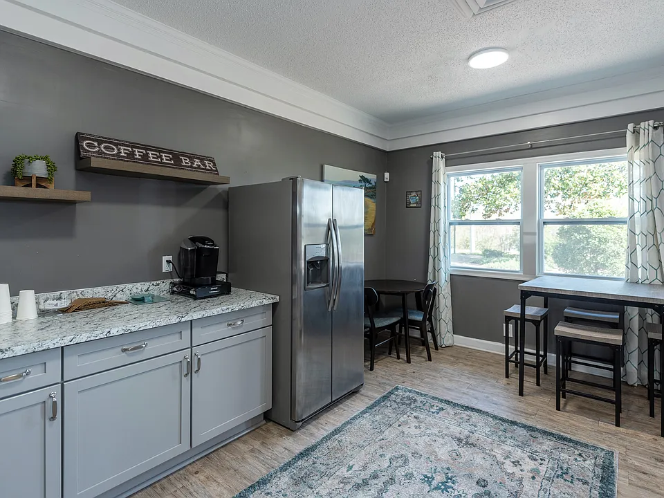 Building Photo 5