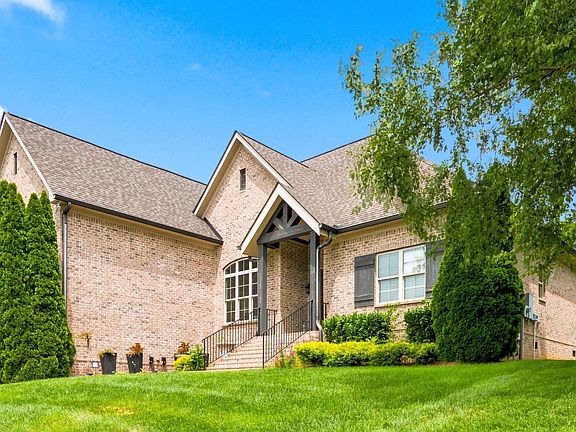 3rd image of 1043 Alice Springs Cir