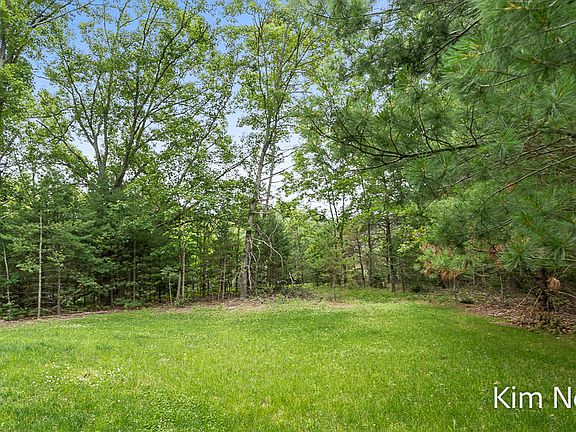 4th image of 3675 White Lake Dr