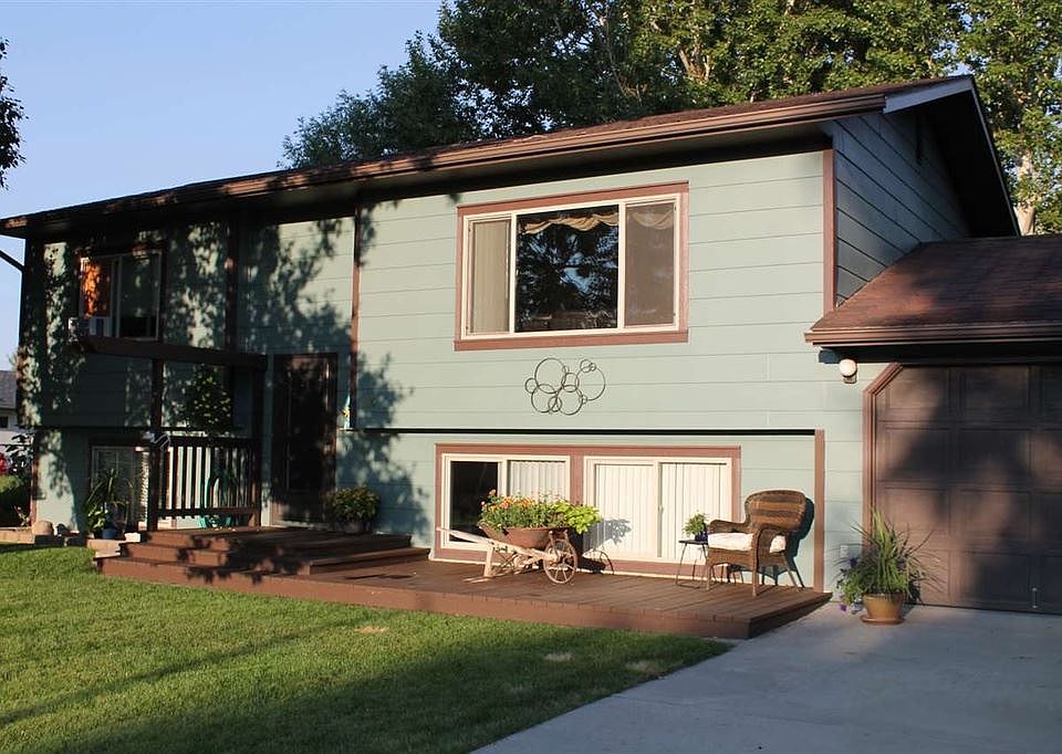 1st image of 3810 Kismet Dr