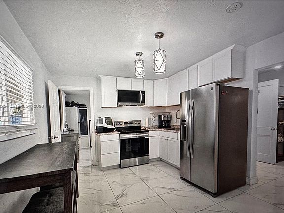 5th image of 1705 Davie Blvd