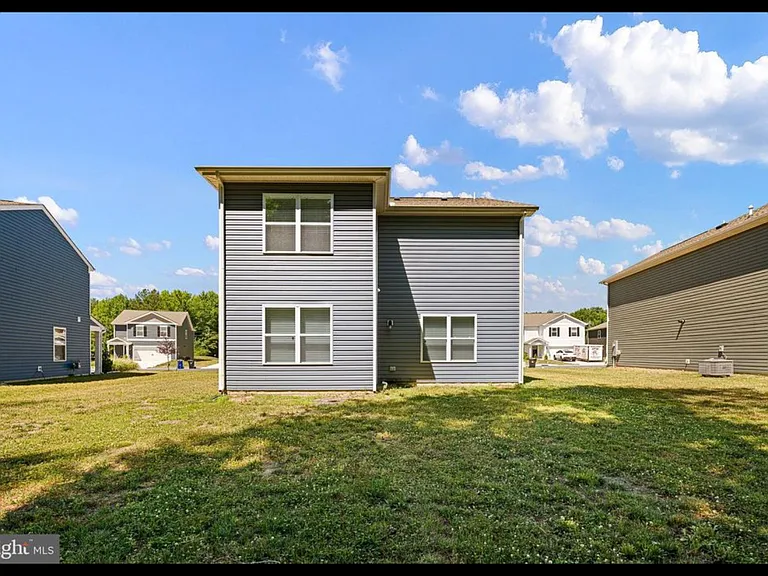 71 Currant Cir — Photo 32