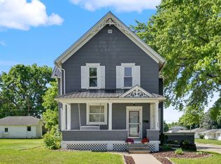 303 5th Ave SE, Dyersville, IA 52040