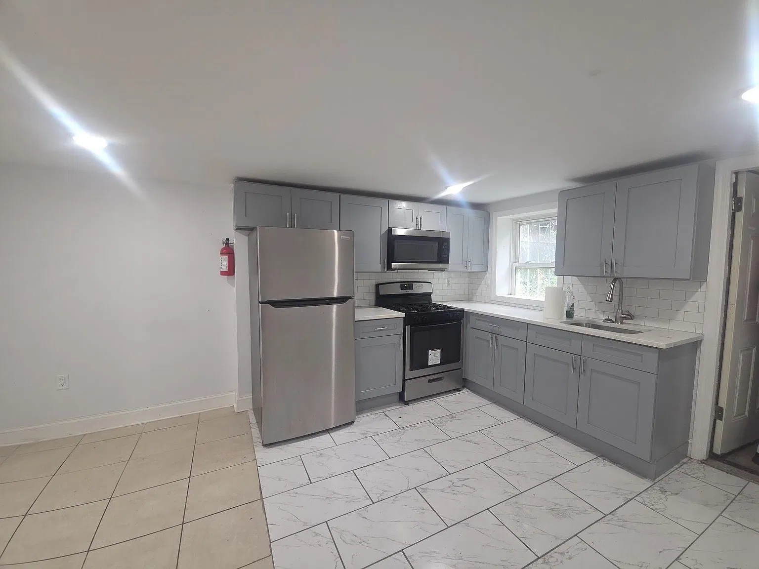 2 bed, 2.0 bath, $3,000 — Photo 2