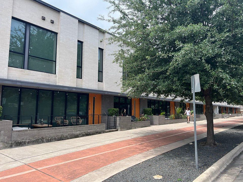 1st image of 1101 S Lamar Blvd
