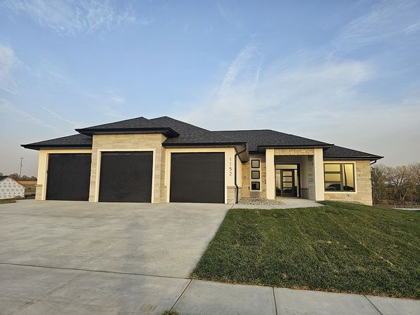 1152 Meadow Ln