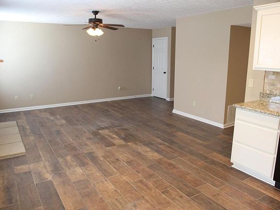 4th image of 2225 Curtiswood Dr