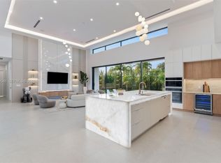 201 NE 27th Dr, Fort Lauderdale, FL 33334