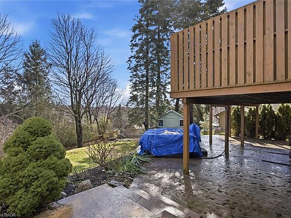 2nd image of 197 Autumn Hill Cres
