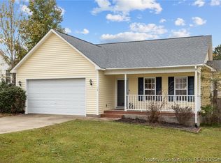 661 Copper Creek Dr, Raeford, NC 28376