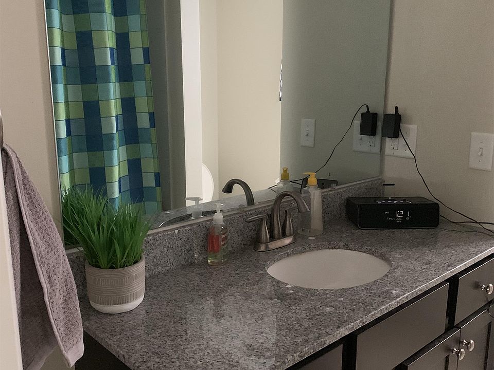 2nd image of 85 Liberty St
