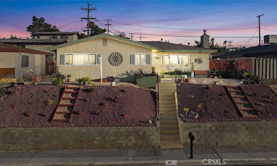 1st image of 108 W Desert View Dr