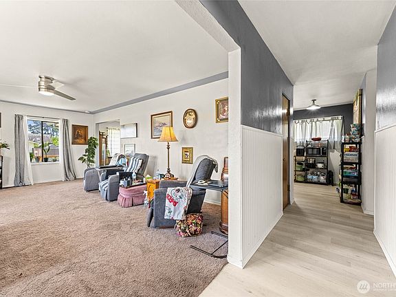 4th image of 306 E I Street