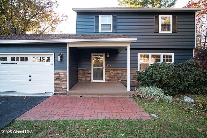 3rd image of 18 Alva Street