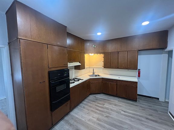 4th image of 1614 Jackson St #1