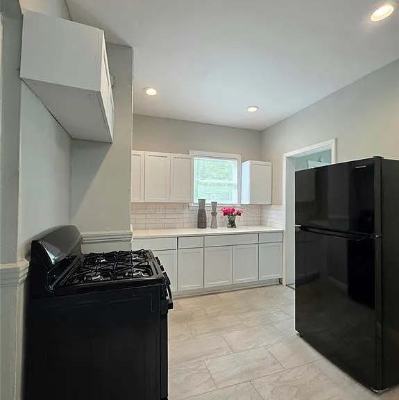 2927 Seyburn St — Photo 12
