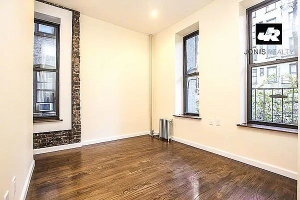 Rented by Jonis Realty | media 3