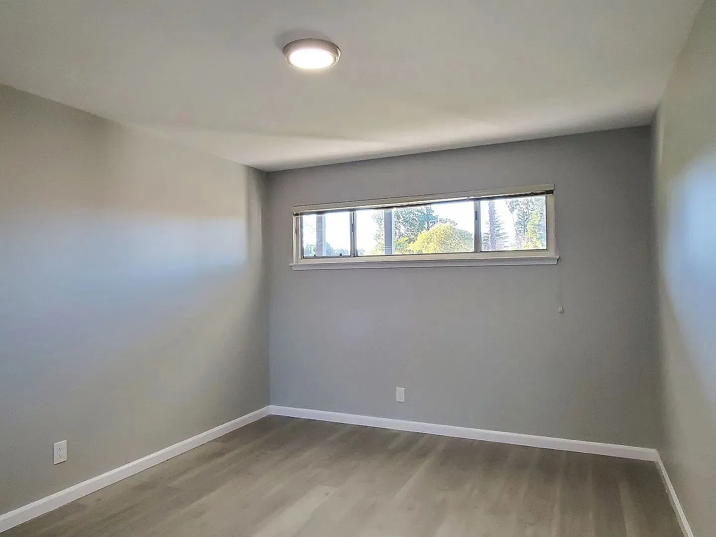 3756 Poinciana Dr 3756 Poinciana Dr #6 — Photo 2