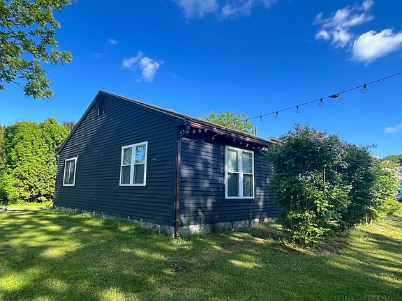3rd image of 43 Tamarack Dr