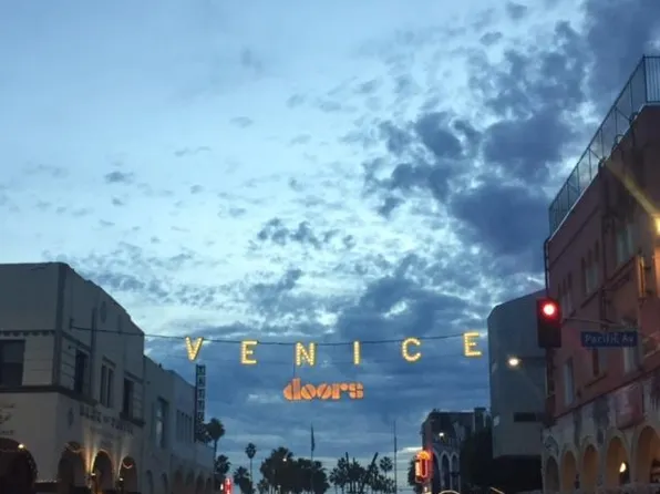 1439 Cabrillo Ave, Venice, CA 90291