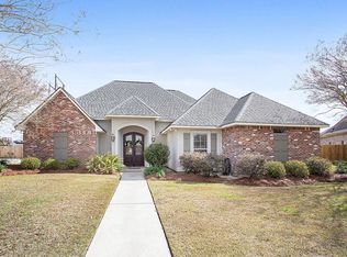 223 Oakbend Dr, Brusly, LA 70719