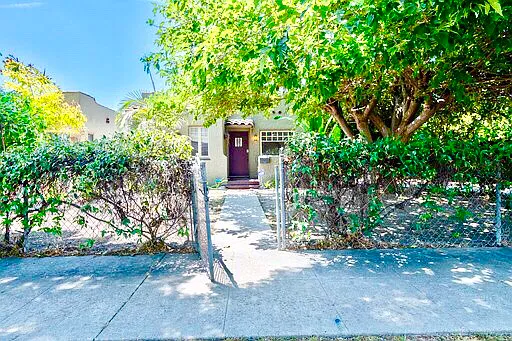 3530 Greensward Rd — Photo 2