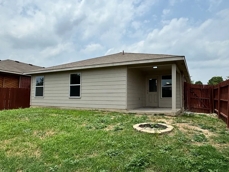204 Pine Arbol — Photo 25