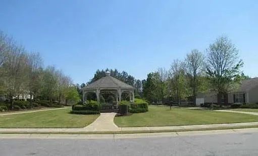 2 bed, 2.0 bath, 1049 sqft, $1,895 — Photo 3