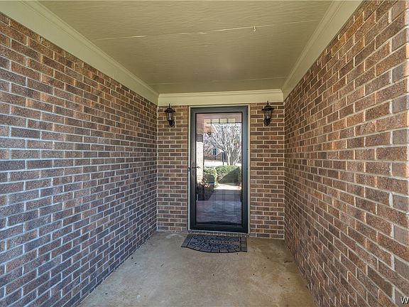 4th image of 1605 Bellingrath Dr