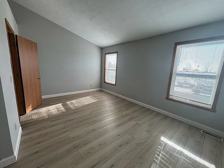 386 Amphitheater Dr — Photo 18