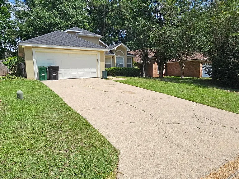 1775 Newman Ln — Photo 2