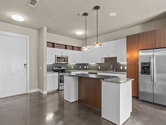 4th image of 1714 Matilda St #34