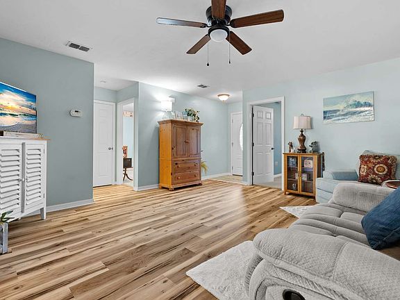 3rd image of 1326 SW Castle Heights Ter
