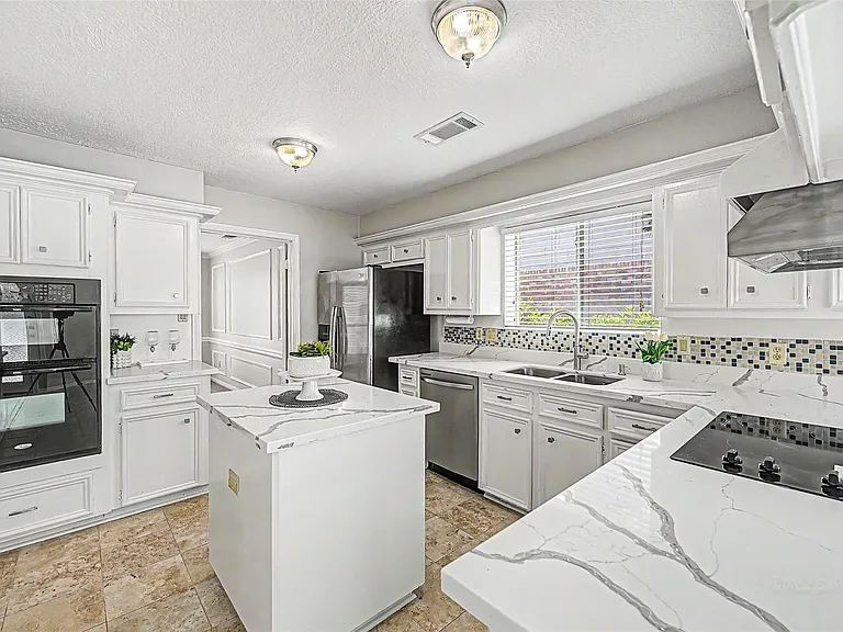 11651 Trailmont Dr — Photo 23