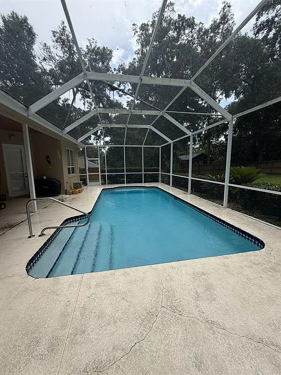 3 bed, 2.5 bath, 2857 sqft, $3,100 — Photo 2