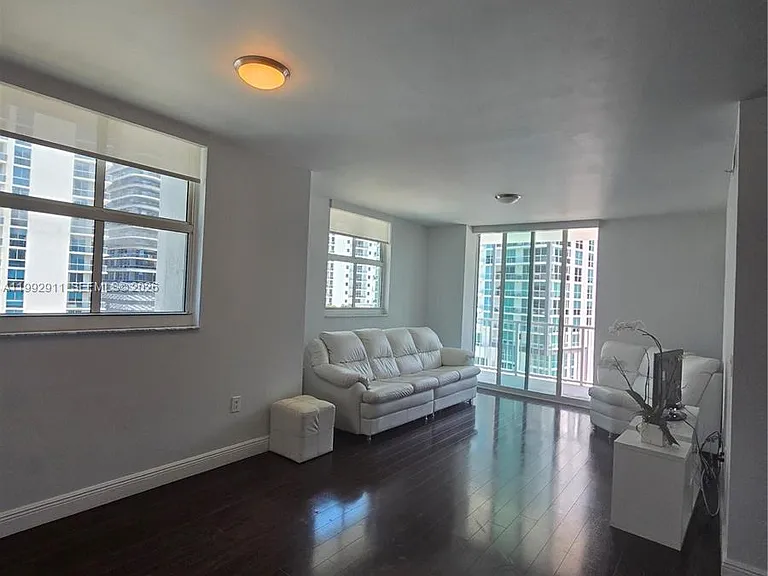 1250 S Miami Ave #1514 — Photo 4