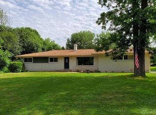 N68W13722 Bay Ridge Ct, Menomonee Falls, WI 53051