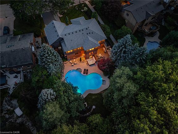 3rd image of 50 Roehampton Ct