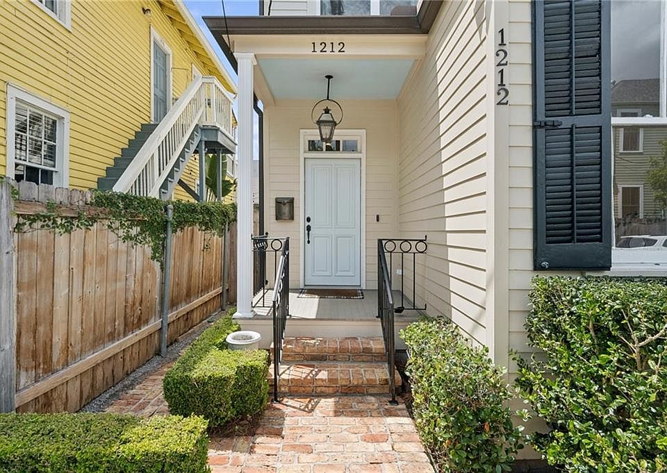1st image of 1212 Austerlitz St