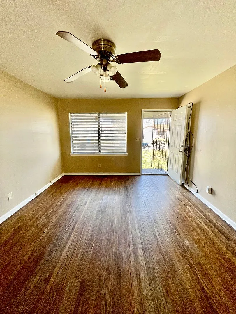 3 bedroom 1 bath House — Photo 2