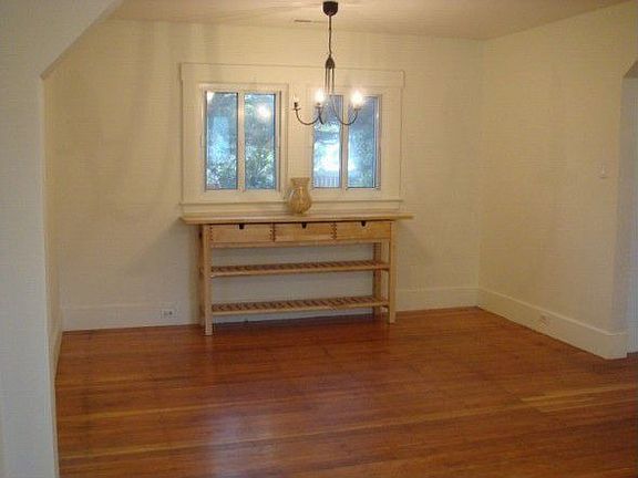 2nd image of 409 N San Anselmo Ave