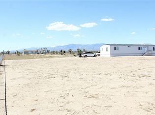 5885 Dos Palmas Rd, Phelan, CA 92371