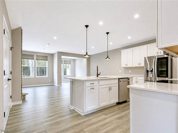 5th image of 850 S Parkside Dr