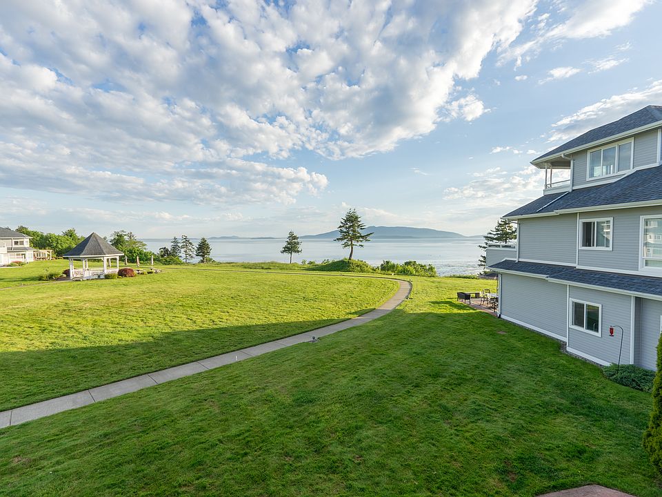 2nd image of 909 Marine Dr Unit 105